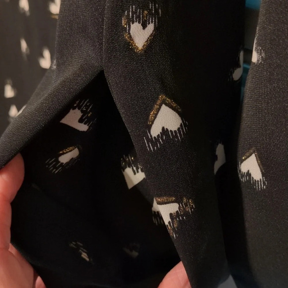 ESQUALO black long sleeve dress with white hearts and gold accent 4 - Picture 5 of 10